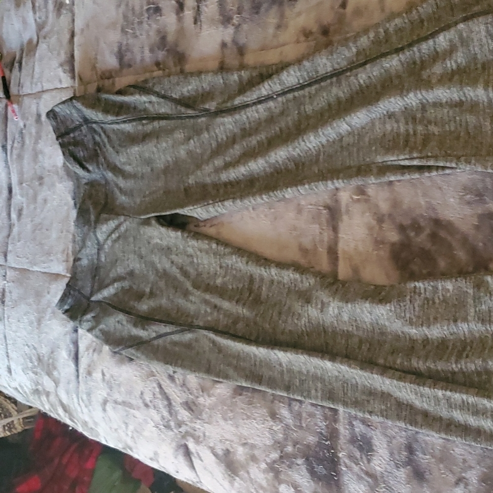 Simply Vera yoga pants